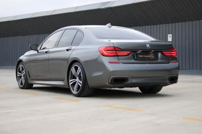BMW 750