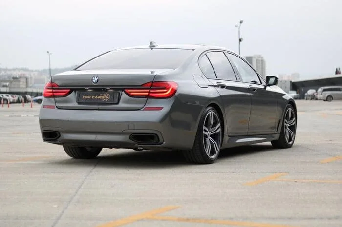 BMW 750