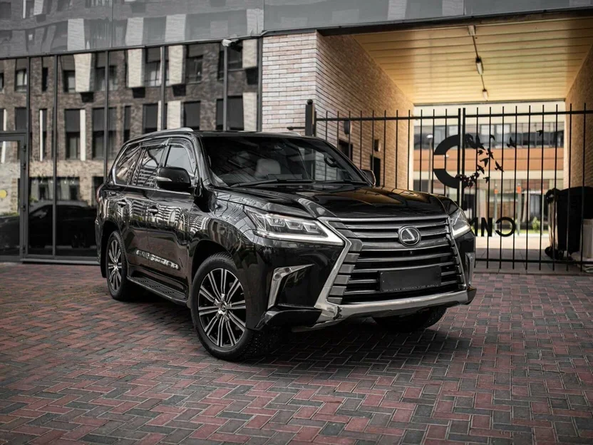 Lexus LX570