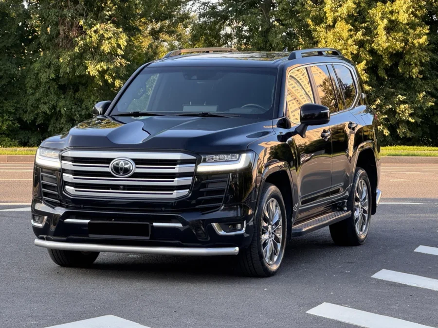 Toyota Land Cruiser 300